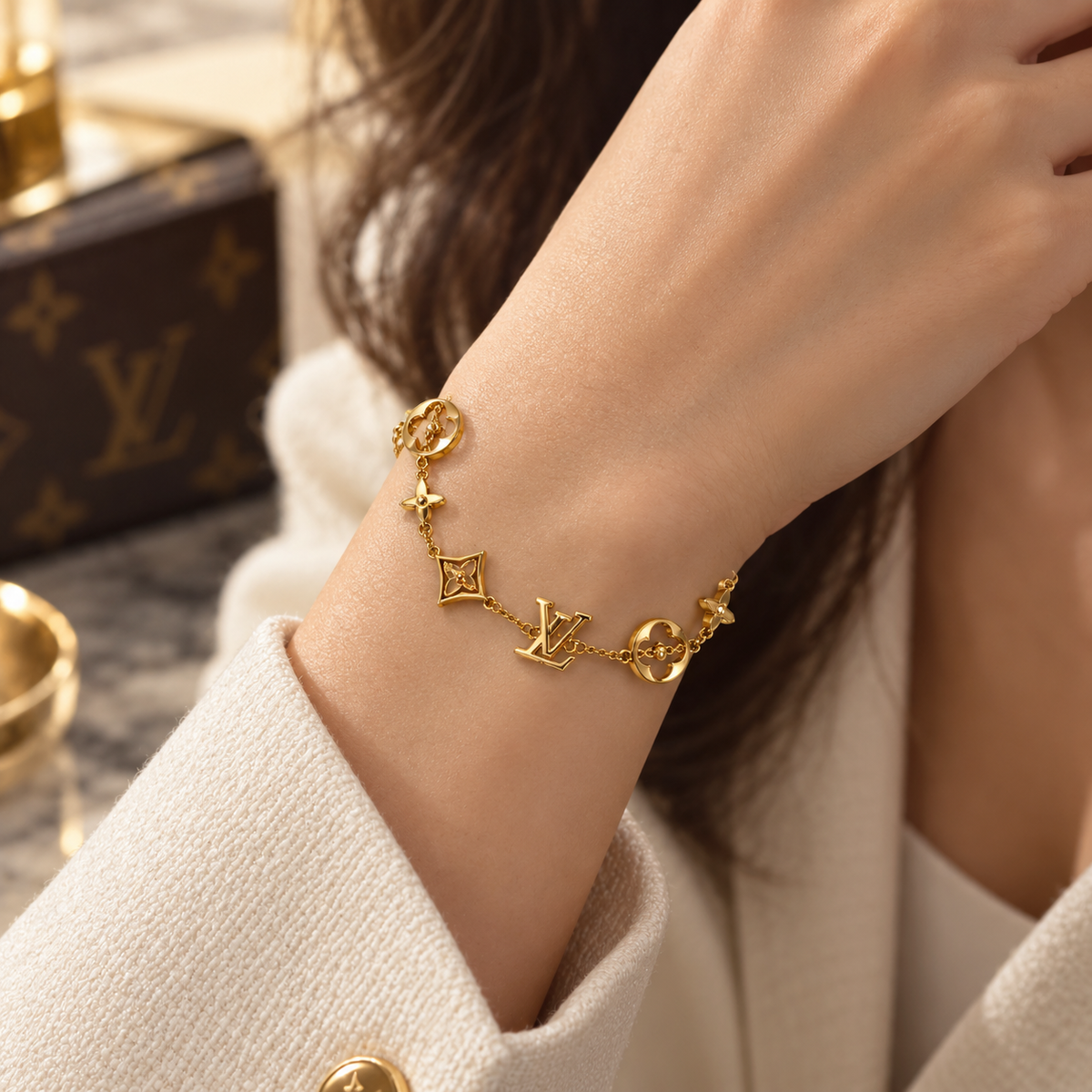 Luxe Icon Charm Bracelet – Pure Gold Elegance