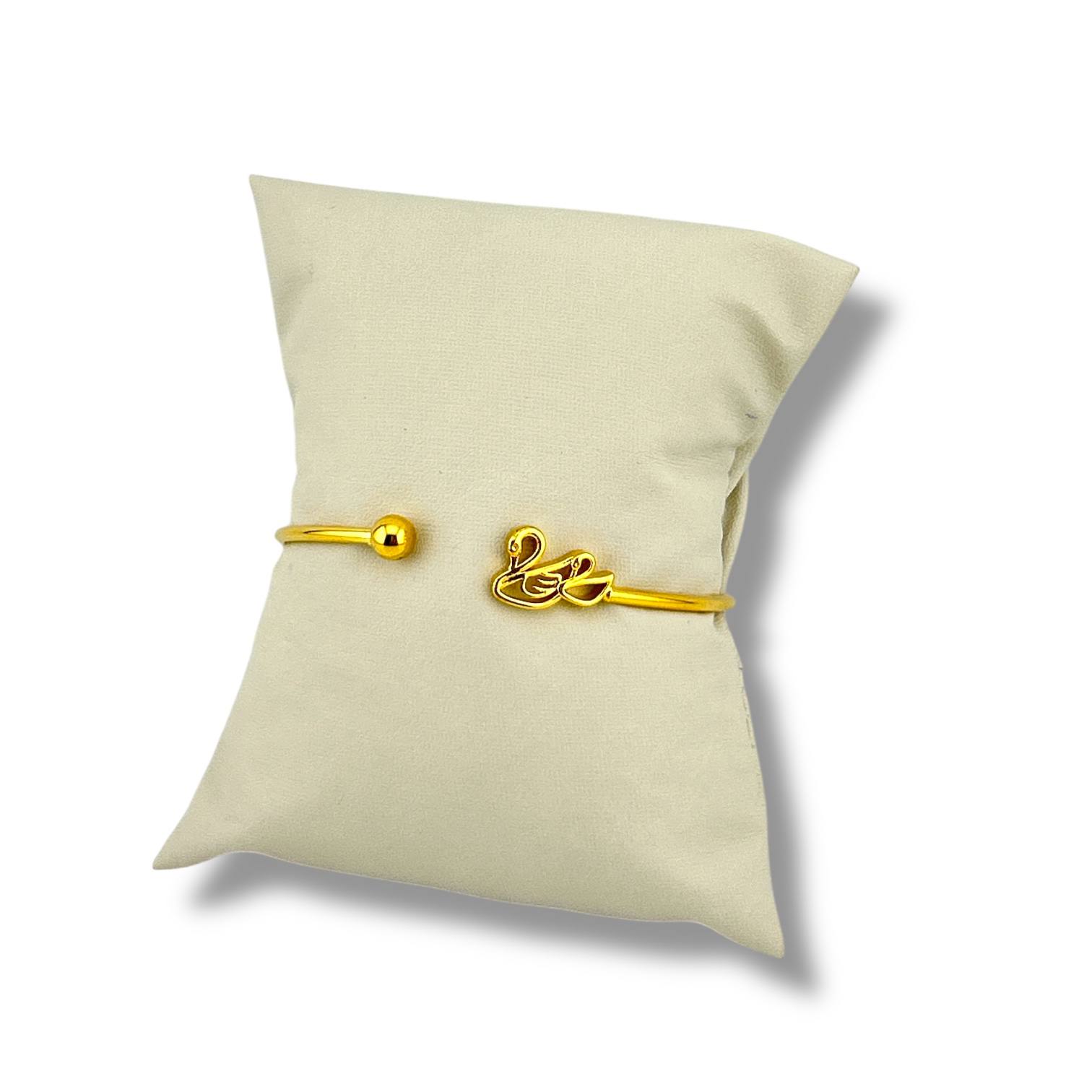 سوار مفتوح بنقش الحب 