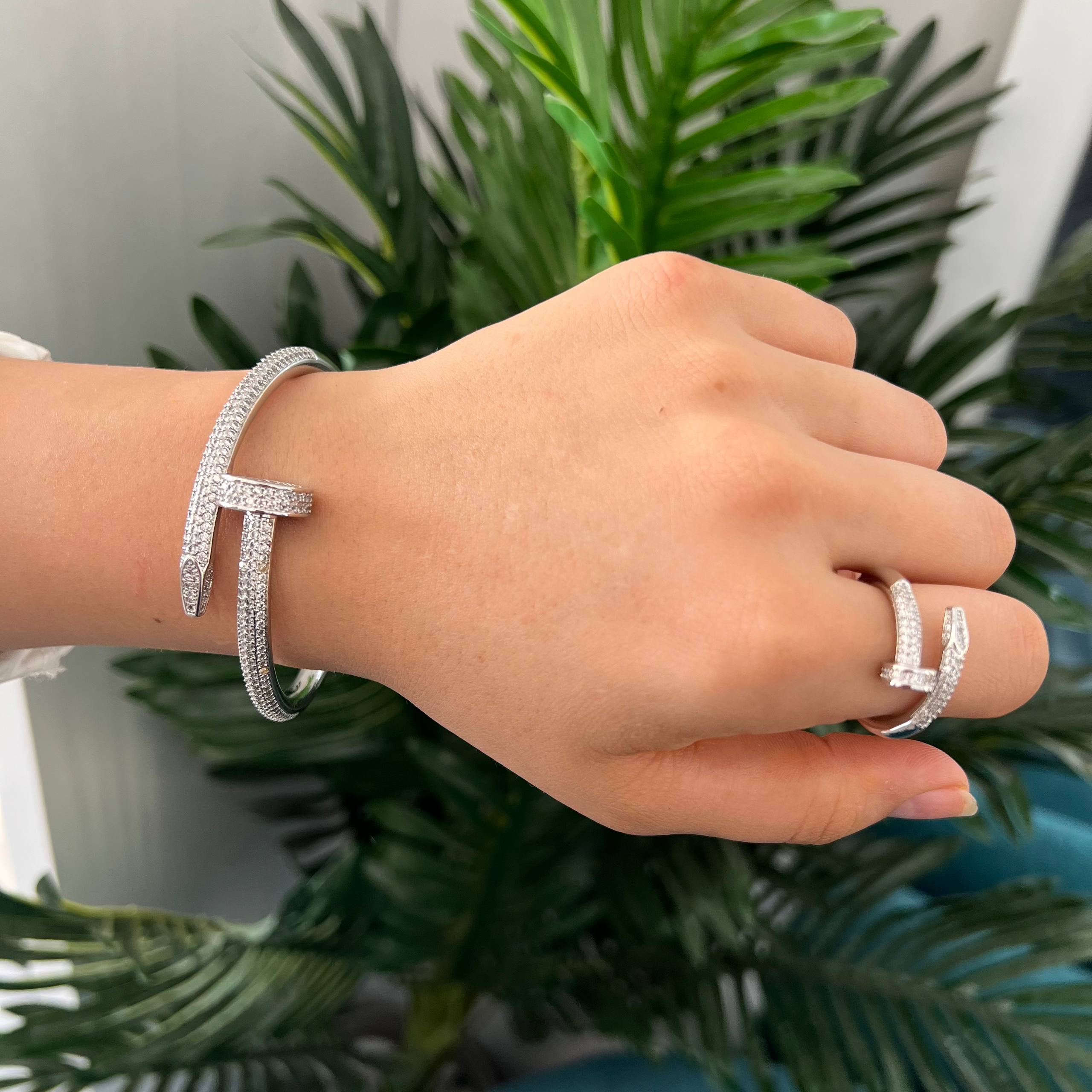 thick nail – Gold bangle and ring