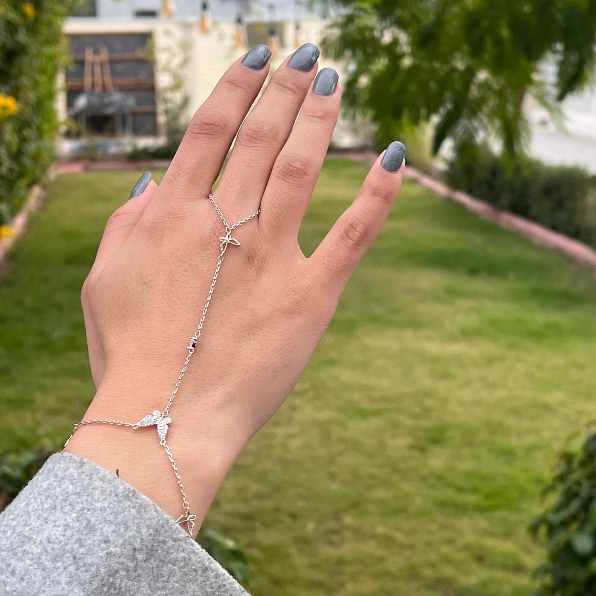 سوار سلسلة على شكل فراشة - أنيق وأنثوي ✨