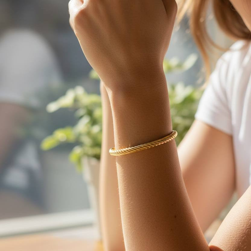 مجموعة سلسلة ذهبية (سوار وخاتم) 