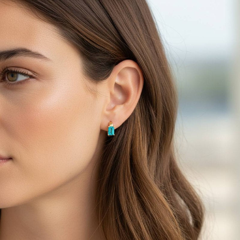 أقراط دائرية متوهجة من الأحجار الكريمة