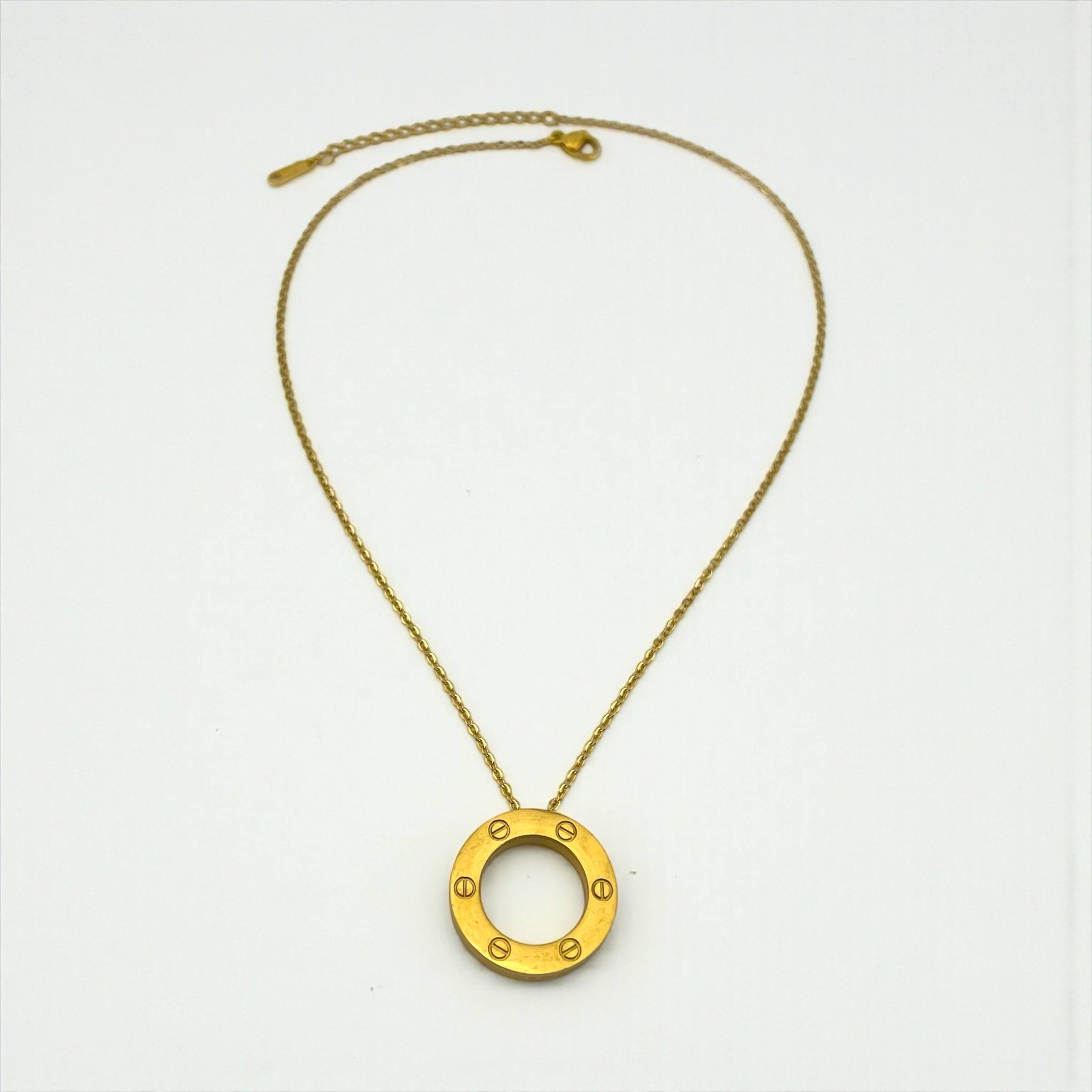 قلادة كارتييه لوف